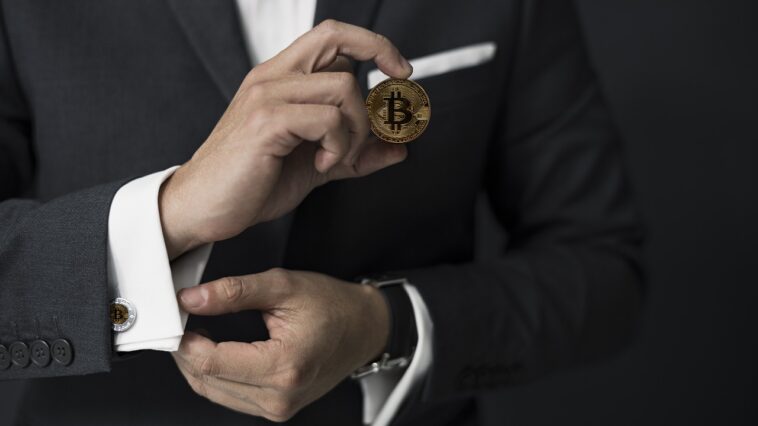 Analysts predict 2025 will be a turning point for crypto regulation